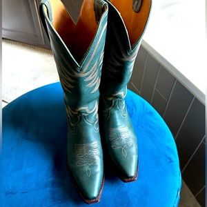 Tecovas Annie size 9 in RARE TEAL